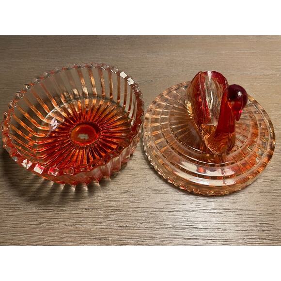 Vintage Jeanette Glass Amberina Glass Swan Candy Dish w/ Lid Ombre Red / Yellow - Picture 8 of 9